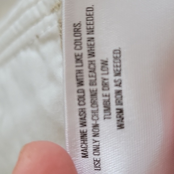 LIZ CLAIBORNE size 8 petite light tan khaki cropped pants - Picture 6 of 6